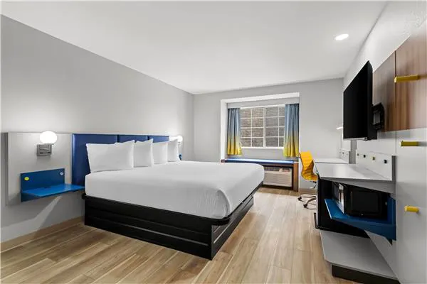 Microtel Inn & Suites by Wyndham Norcross 5