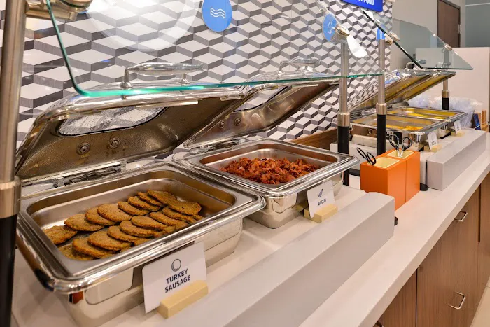 Holiday Inn Express Peachtree Corners-Norcross by IHG 4