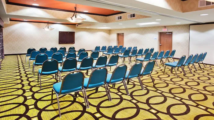 Holiday Inn Express Peachtree Corners-Norcross by IHG 4