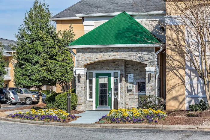 HomeTowne Studios Atlanta NE - Peachtree Corners 4