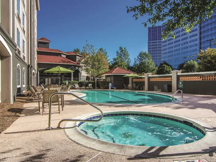 La Quinta Inn & Suites by Wyndham Atlanta Perimeter Medical 5