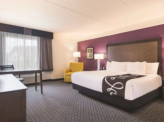 La Quinta Inn & Suites by Wyndham Atlanta Perimeter Medical 5