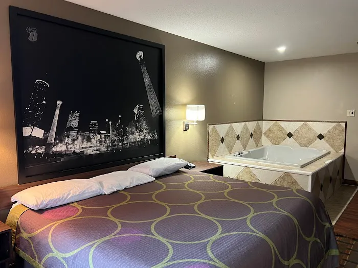 Super 8 by Wyndham Norcross/I-85 Atlanta 5