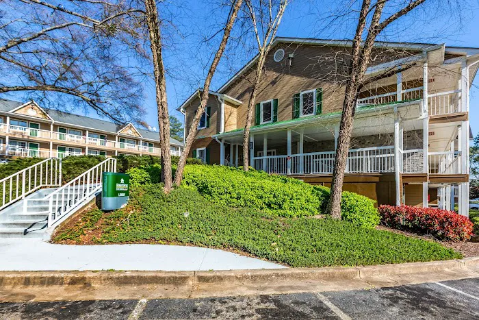 HomeTowne Studios Atlanta NE - Downtown Norcross 4