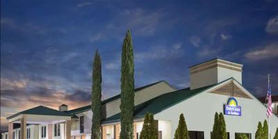 Days Inn & Suites by Wyndham Peachtree Corners/Norcross
