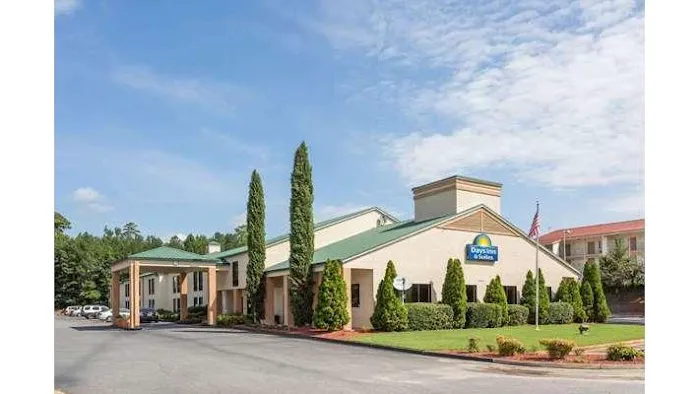 Days Inn & Suites by Wyndham Peachtree Corners/Norcross 4