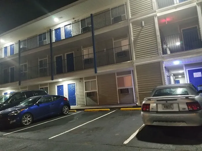 Budgetel Inn & Suites - Stone Mountain, GA 4