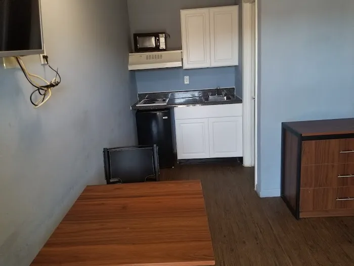 Metro Extended Stay Hotel 4
