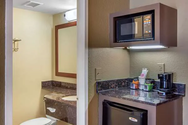 Comfort Inn Sandy Springs - Perimeter 4