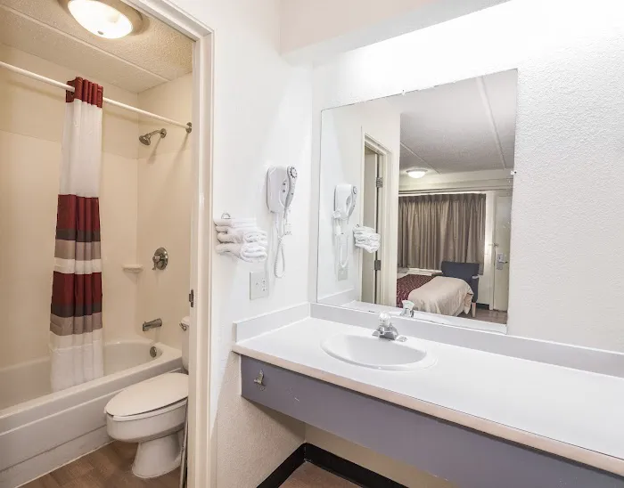 Red Roof Inn Atlanta - Norcross 5