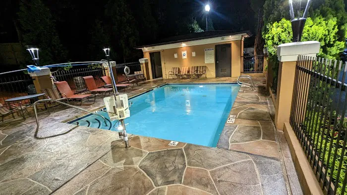 Comfort Inn & Suites Peachtree Corners 4