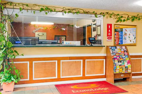 Econo Lodge 4