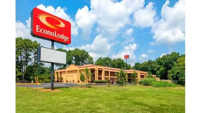 Econo Lodge 4