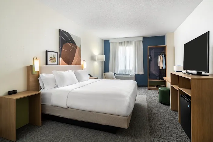 Spark by Hilton Duluth 5