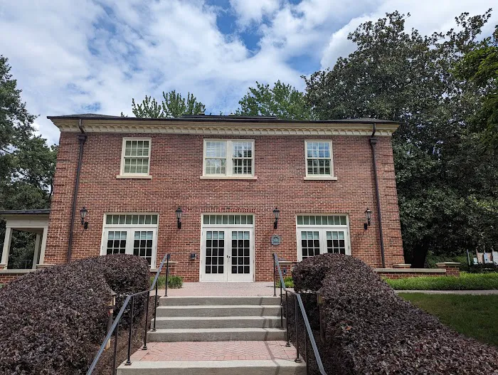 Anna I Young Alumnae House 3