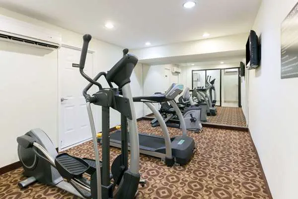 Super 8 by Wyndham Decatur/Dntn/Atlanta Area 5