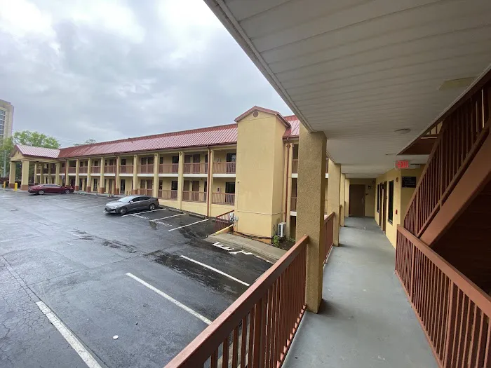 Super 8 by Wyndham Decatur/Dntn/Atlanta Area 5