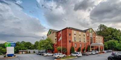 Holiday Inn Express & Suites Atlanta-Emory University Area by IHG