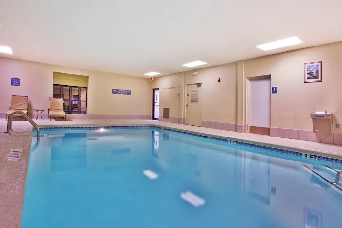 Holiday Inn Express & Suites Atlanta-Emory University Area by IHG 4