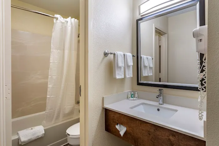Quality Inn 5