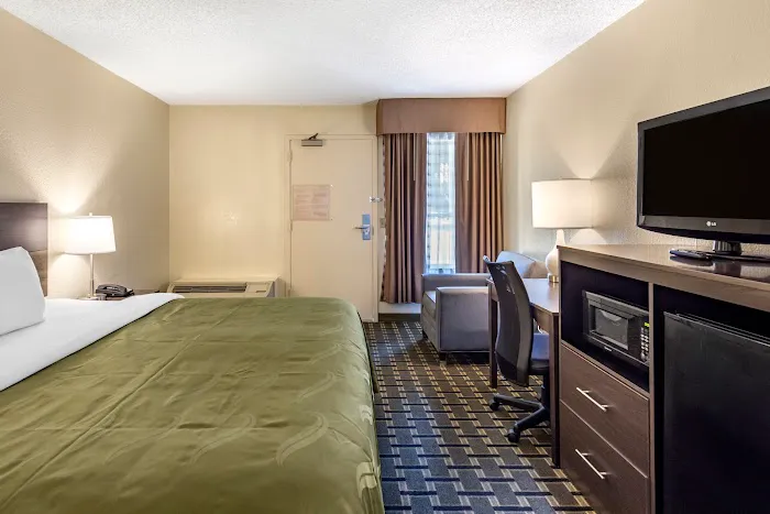 Quality Inn 5