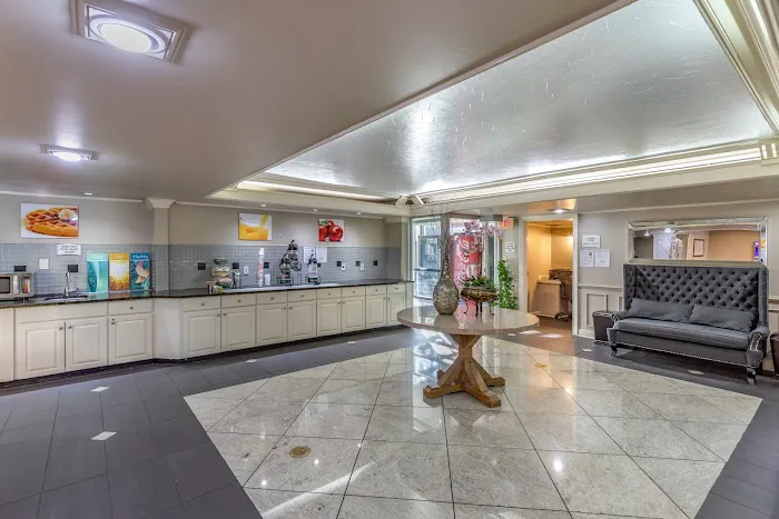Quality Inn 5