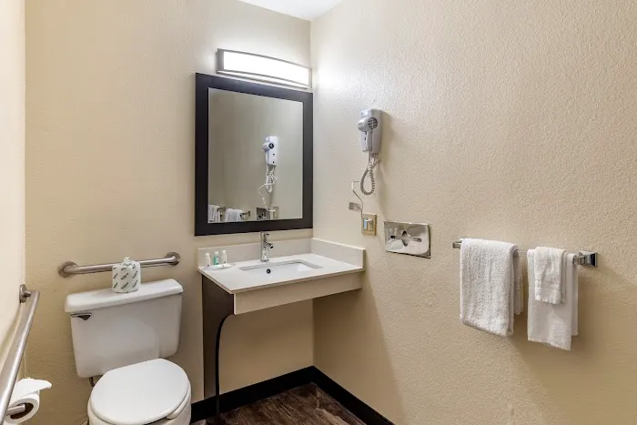 Quality Inn 5