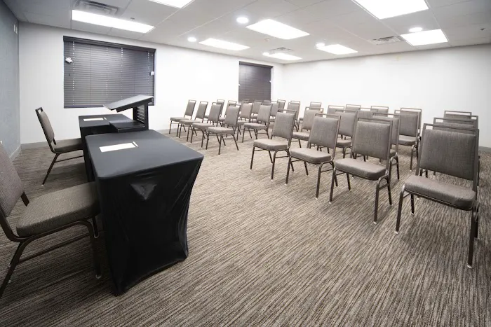 Country Inn & Suites by Radisson, Stone Mountain, GA 4