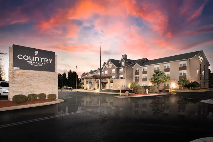 Country Inn & Suites by Radisson, Stone Mountain, GA 4
