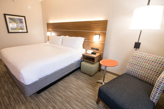 Holiday Inn Express Atlanta-Stone Mountain by IHG 4