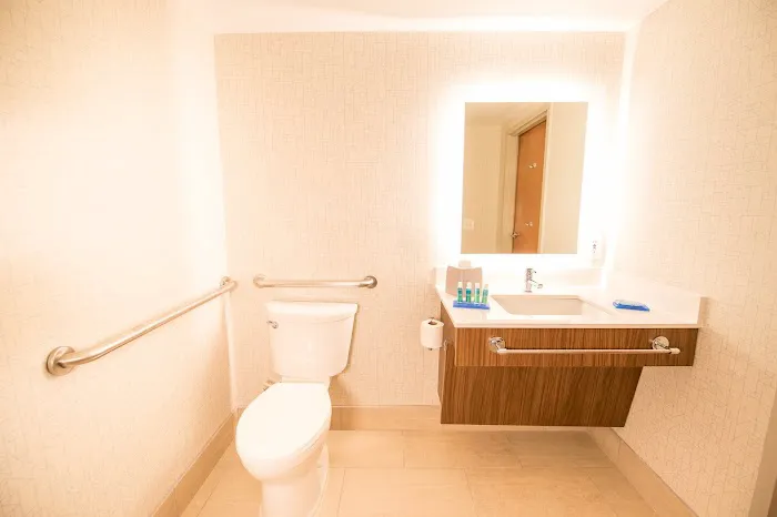 Holiday Inn Express Atlanta-Stone Mountain by IHG 4
