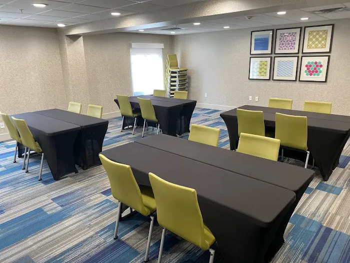 Holiday Inn Express Atlanta-Stone Mountain by IHG 4