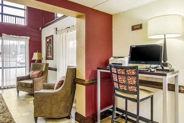 Quality Inn 4