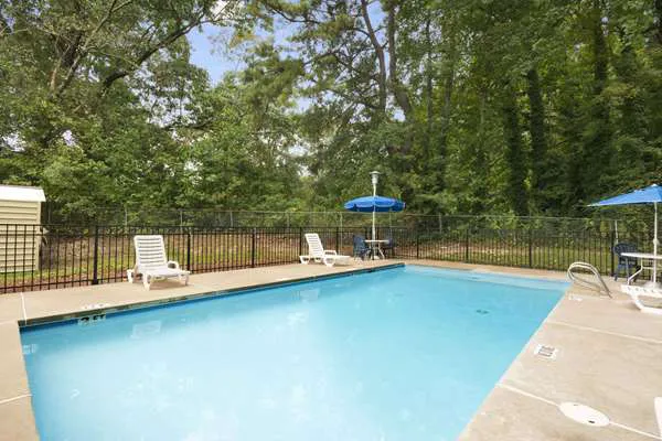 Days Inn by Wyndham Atlanta Stone Mountain 4