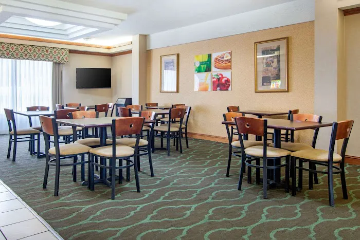 Quality Inn & Suites Decatur - Atlanta East 4