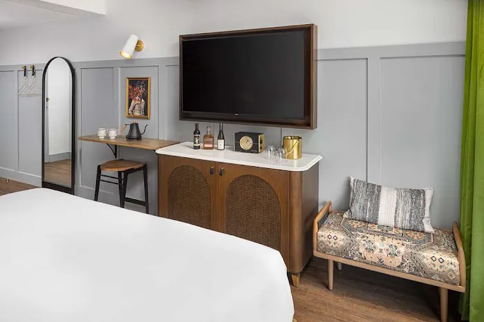Wylie Hotel Atlanta, Tapestry Collection by Hilton 5