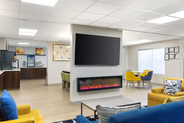 Comfort Suites Northside Hospital Gwinnett 4