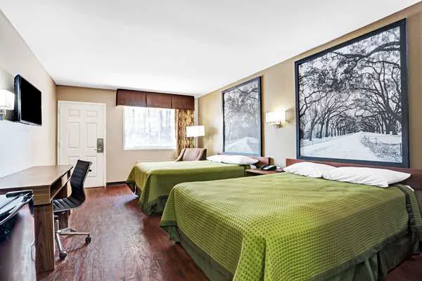 Super 8 by Wyndham Atlanta/Jonesboro Road 5