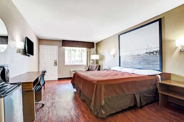Super 8 by Wyndham Atlanta/Jonesboro Road 5
