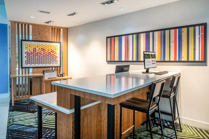 Holiday Inn Express & Suites Atlanta Airport NE - Hapeville, an IHG Hotel 4
