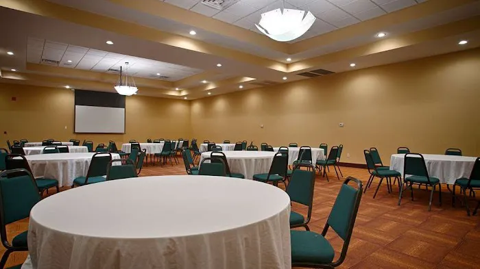 Best Western Plus Atlanta Airport-East 4