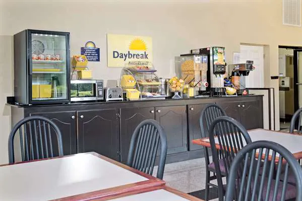 Days Inn by Wyndham Lawrenceville 4