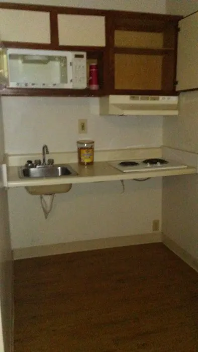 Hotel 4