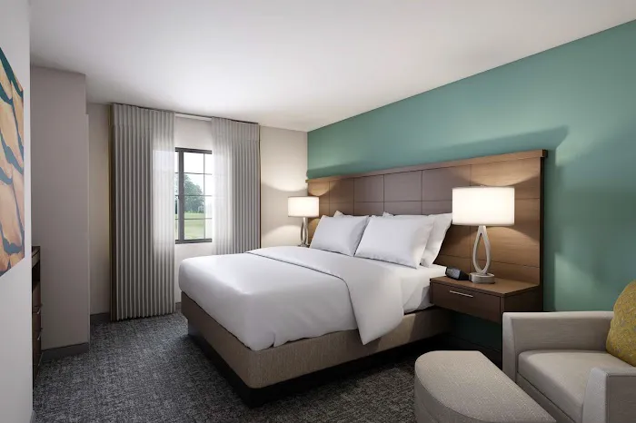 Holiday Inn Atlanta-Gas South Arena Area by IHG 4