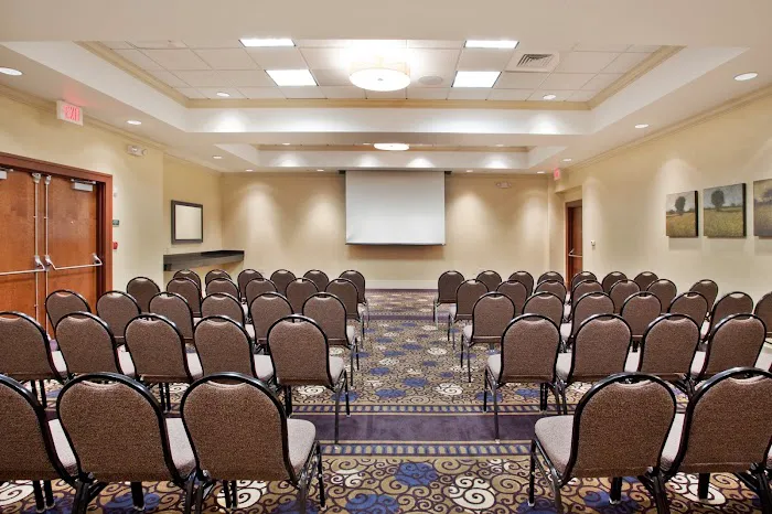 Holiday Inn Atlanta-Gas South Arena Area by IHG 4