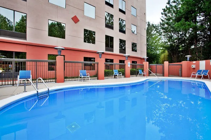 Holiday Inn Express & Suites Lawrenceville by IHG 4