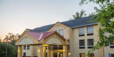 La Quinta Inn & Suites by Wyndham Snellville-Stone Mountain