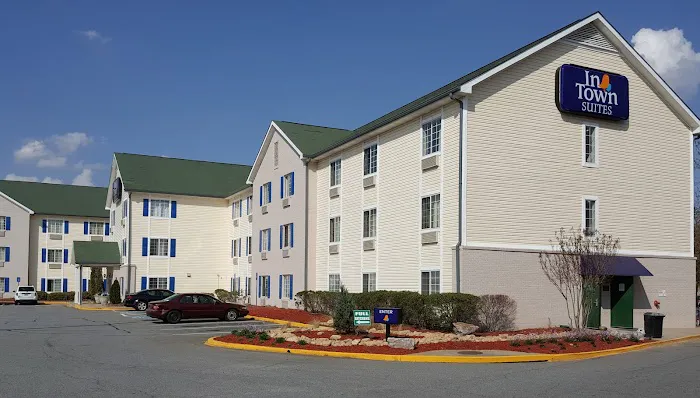 InTown Suites Extended Stay Atlanta GA - Snellville 4