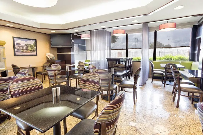 Drury Inn & Suites Atlanta Morrow 4