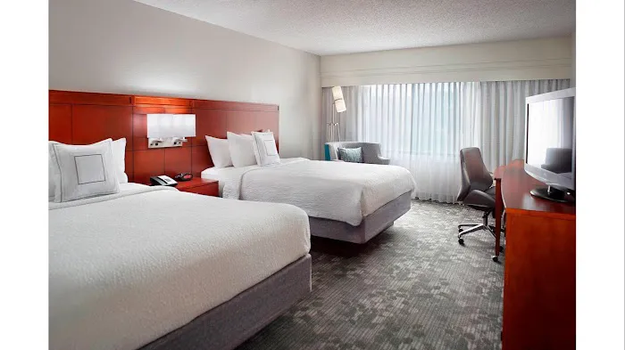 Sonesta Select Atlanta Airport North 4